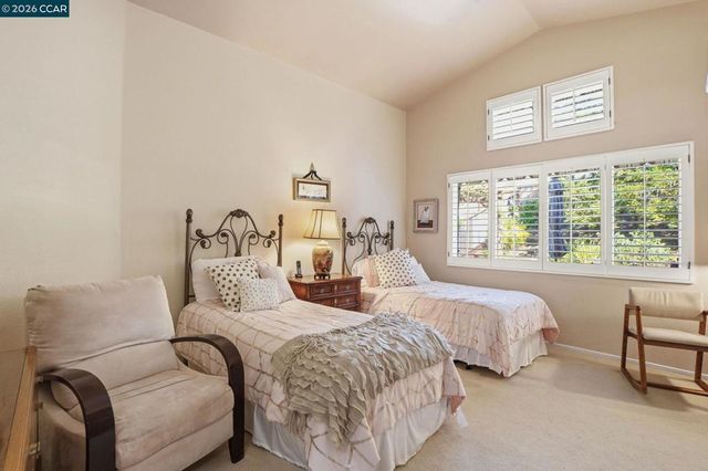 124 Greenmeadow Cir, Pittsburg, CA 94565