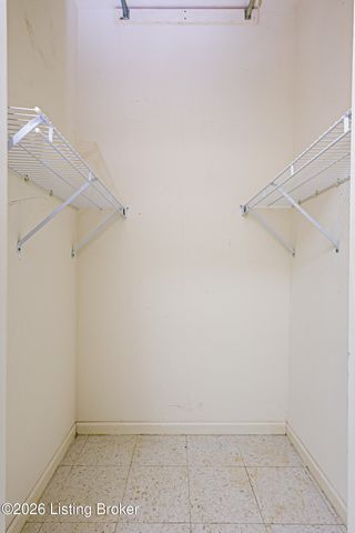 8410 Ambrosse Ln 103, Louisville, KY 40299