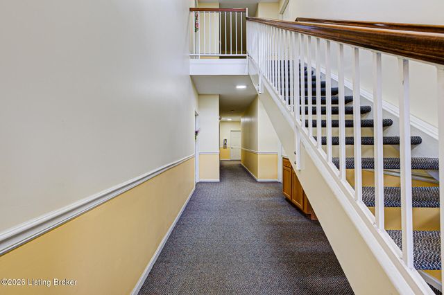 8410 Ambrosse Ln 103, Louisville, KY 40299