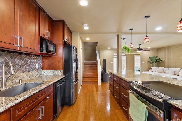 606 Koko Isle Circle 1903, Honolulu, HI 96825