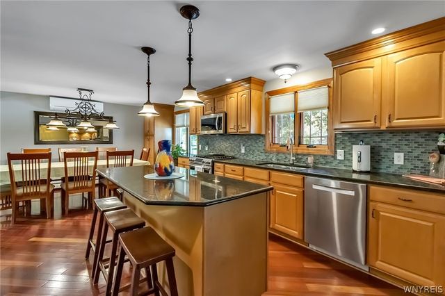 29 Brookview, Orchard Park, NY 14127