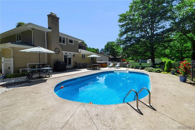 29 Brookview, Orchard Park, NY 14127