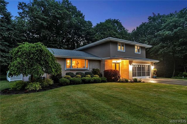 29 Brookview, Orchard Park, NY 14127