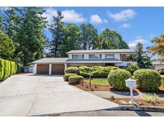808 Nw BELLA VISTA Pl, Gresham, OR 97030