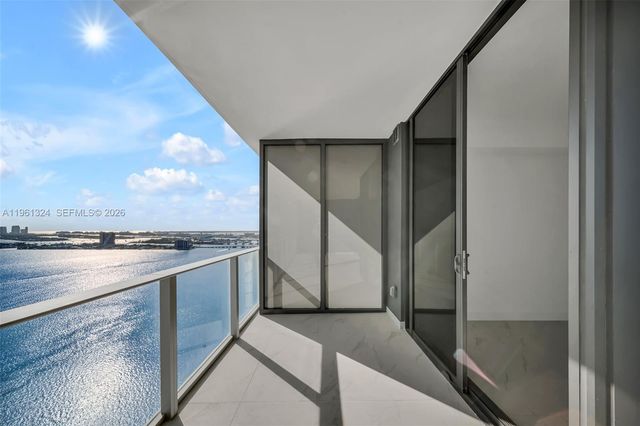 700 NE 24th St 1902, Miami, FL 33137