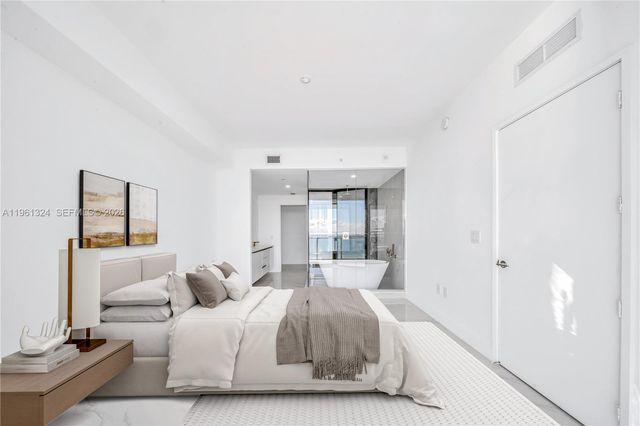 700 NE 24th St 1902, Miami, FL 33137