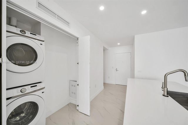 700 NE 24th St 1902, Miami, FL 33137