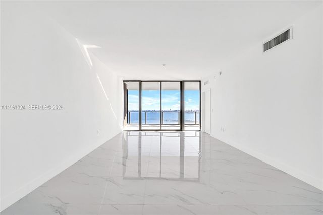 700 NE 24th St 1902, Miami, FL 33137