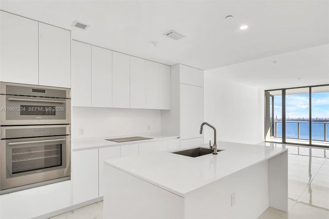 700 NE 24th St 1902, Miami, FL 33137