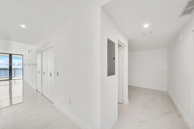 700 NE 24th St 1902, Miami, FL 33137