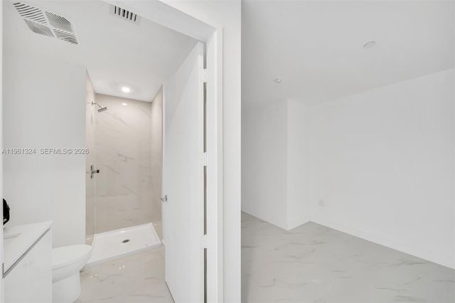 700 NE 24th St 1902, Miami, FL 33137