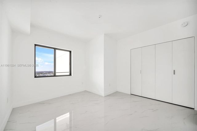 700 NE 24th St 1902, Miami, FL 33137