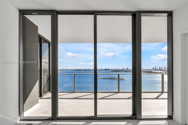 700 NE 24th St 1902, Miami, FL 33137