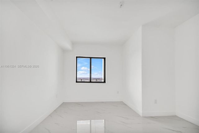 700 NE 24th St 1902, Miami, FL 33137