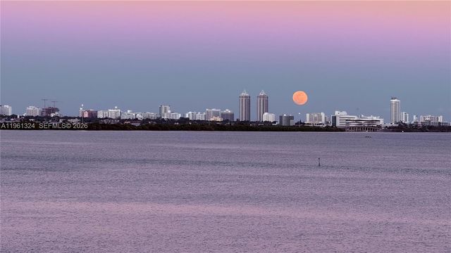 700 NE 24th St 1902, Miami, FL 33137