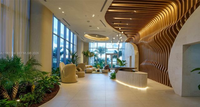 700 NE 24th St 1902, Miami, FL 33137