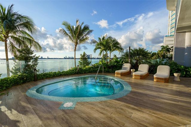 700 NE 24th St 1902, Miami, FL 33137