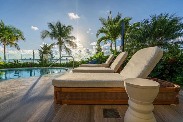 700 NE 24th St 1902, Miami, FL 33137