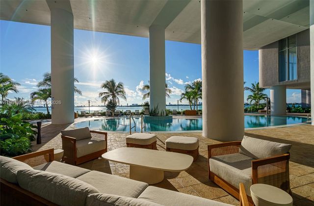 700 NE 24th St 1902, Miami, FL 33137