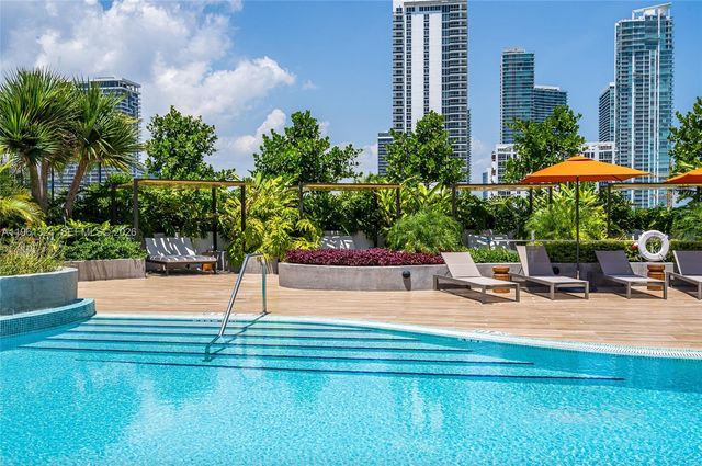 700 NE 24th St 1902, Miami, FL 33137