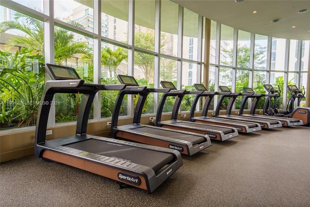 700 NE 24th St 1902, Miami, FL 33137