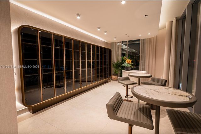 700 NE 24th St 1902, Miami, FL 33137