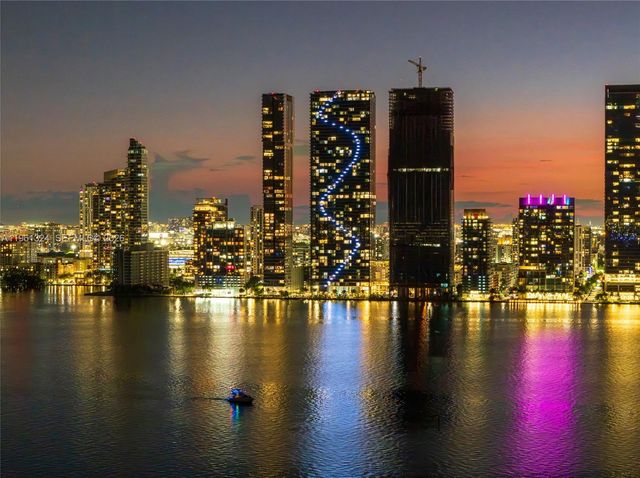 700 NE 24th St 1902, Miami, FL 33137