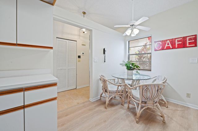 6360 Kings Gate Circle, Delray Beach, FL 33484