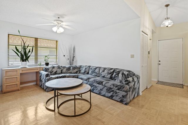 6360 Kings Gate Circle, Delray Beach, FL 33484