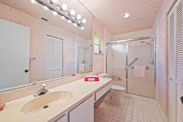 6360 Kings Gate Circle, Delray Beach, FL 33484