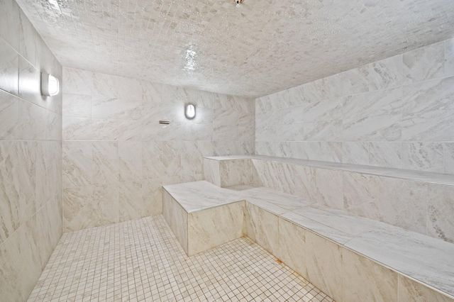 6360 Kings Gate Circle, Delray Beach, FL 33484