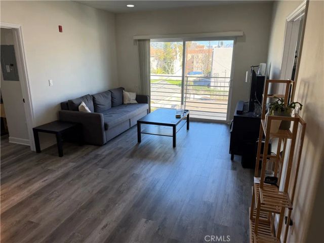 2311 W 10th St 404, Los Angeles, CA 90006