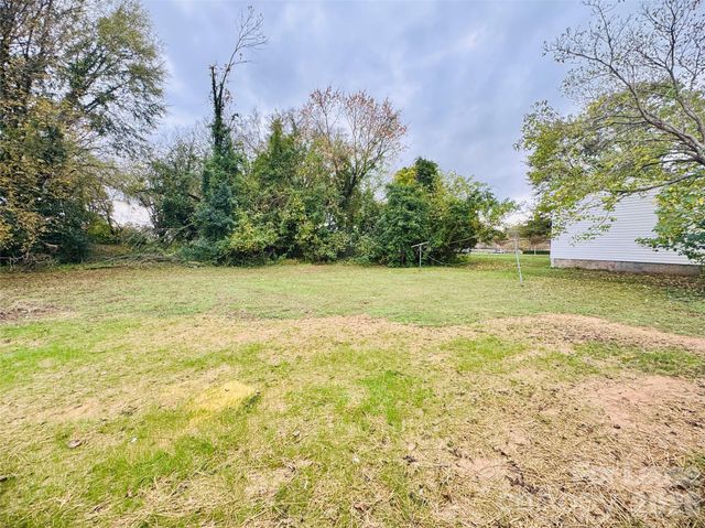 508 Elm Avenue, Mount Holly, NC 28021