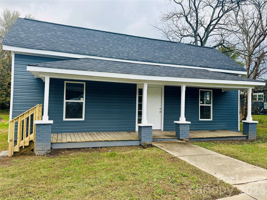 508 Elm Avenue, Mount Holly, NC 28021