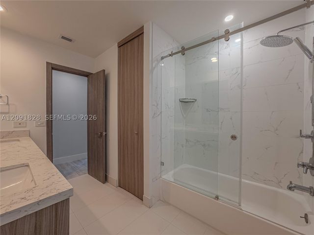 20405 NE 22nd Pl, Miami, FL 33180