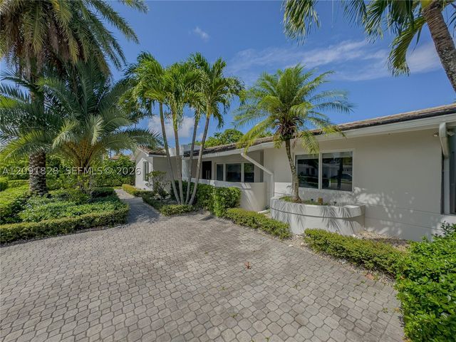 20405 NE 22nd Pl, Miami, FL 33180