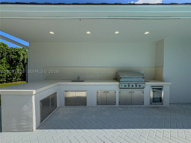 20405 NE 22nd Pl, Miami, FL 33180