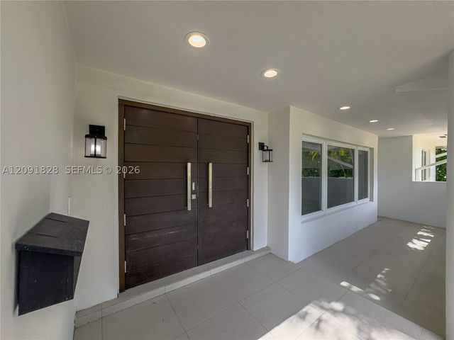 20405 NE 22nd Pl, Miami, FL 33180