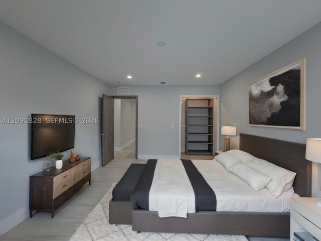 20405 NE 22nd Pl, Miami, FL 33180