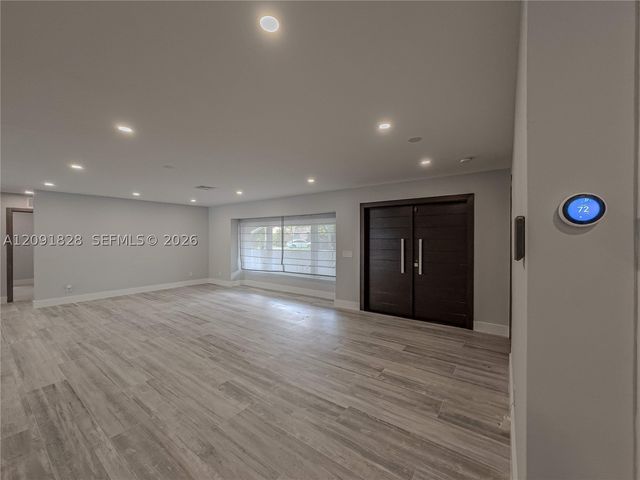 20405 NE 22nd Pl, Miami, FL 33180