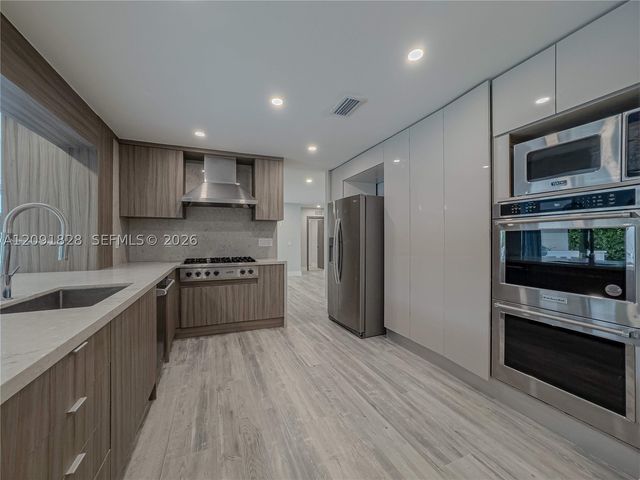 20405 NE 22nd Pl, Miami, FL 33180