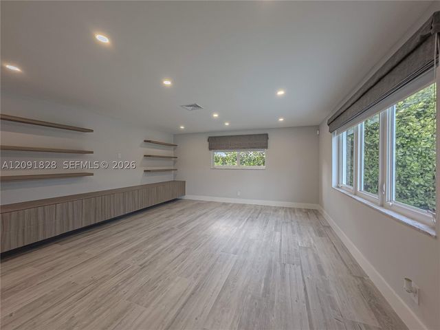 20405 NE 22nd Pl, Miami, FL 33180