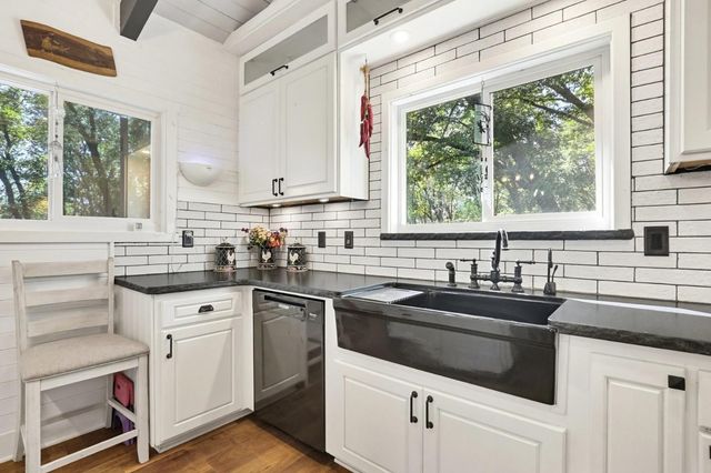 14400 Cherokee Ln, Grass Valley, CA 95945