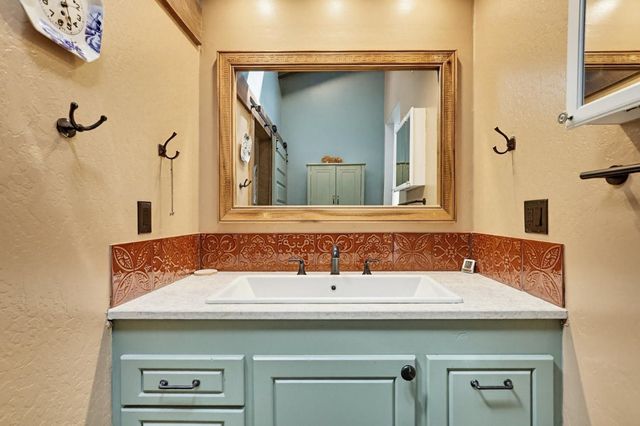 14400 Cherokee Ln, Grass Valley, CA 95945