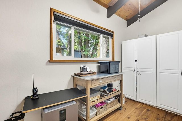 14400 Cherokee Ln, Grass Valley, CA 95945