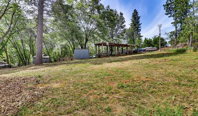 14400 Cherokee Ln, Grass Valley, CA 95945