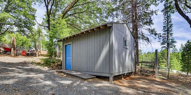 14400 Cherokee Ln, Grass Valley, CA 95945