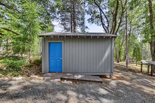 14400 Cherokee Ln, Grass Valley, CA 95945