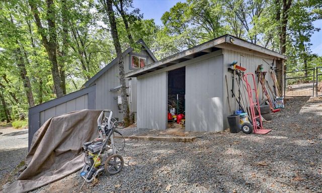 14400 Cherokee Ln, Grass Valley, CA 95945