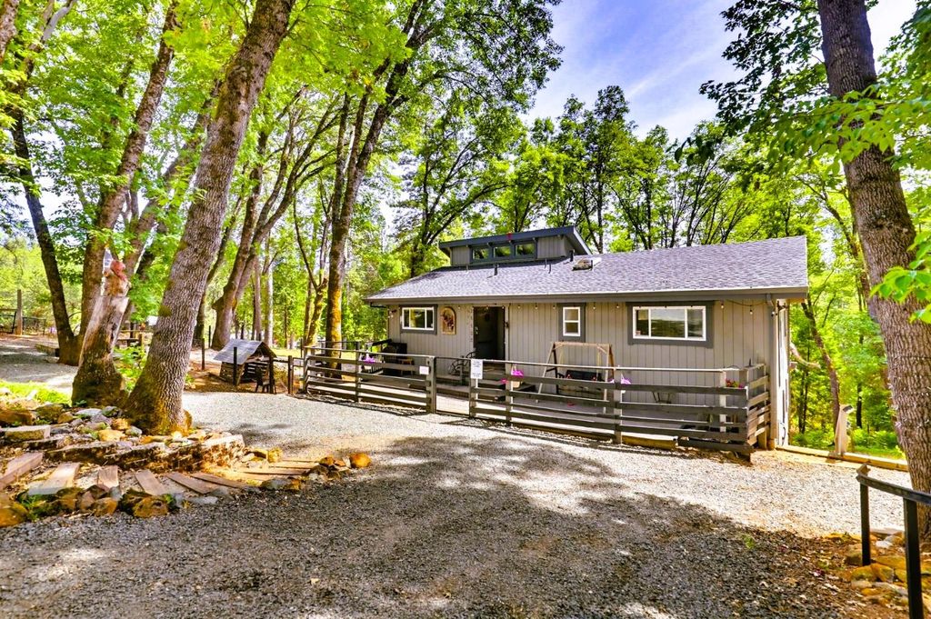 14400 Cherokee Ln, Grass Valley, CA 95945